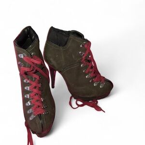 Stylish Brown and Red Women's Boots